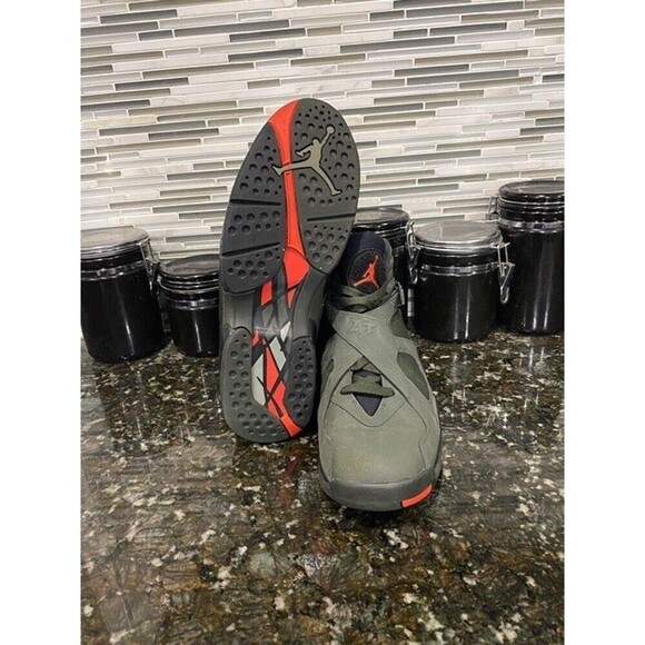 Air Jordan 8 Retro "TF Undefeated" (Size: 14, Color: Sequoia/Black/Orange) - Picture 10 of 16